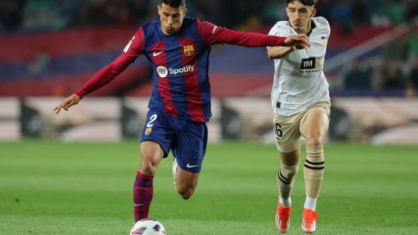 تفاصيل عرض برشلونة الجديد لضم كانسيلو من مانشستر سيتي