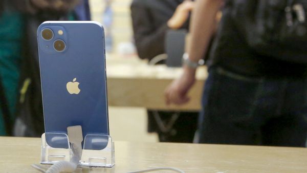 New Leaked Photos of the iPhone 16 Pro