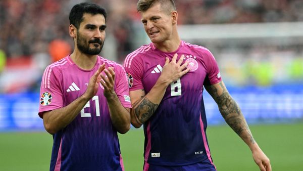 كروس ينتقد قرار برشلونة بالتخلي عن غوندوغان