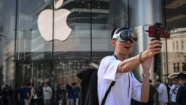 Apple sales grow 5%, despite struggling Chinese market