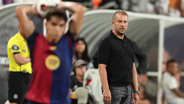 فليك يوجه انتقادات لاذعة للاعبي برشلونة بعد الفوز على ريال مدريد