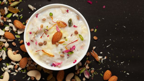 بودنغ الأرز بحليب اللوز  (وصفة نباتية)