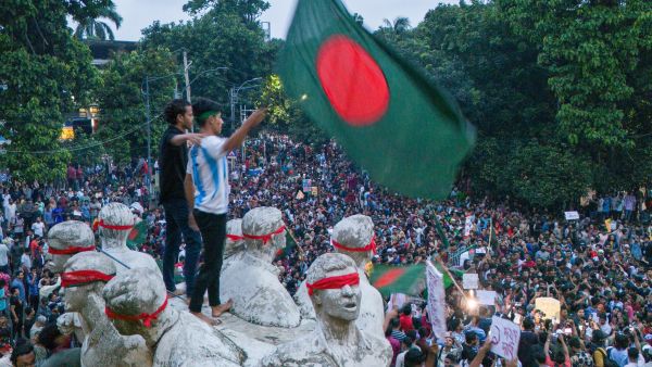 Bangladesh protests resumed