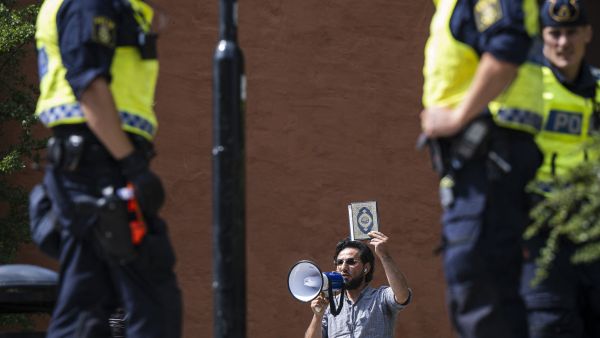 Salwan Momoika tried in Sweden for burning Quran