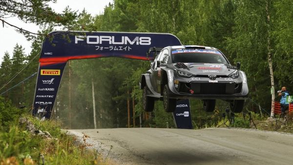 فريق تويوتا جازو للسباقات يحقق الفوز على أرضه في رالي فنلندا