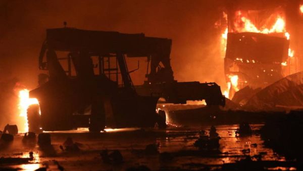 يملك الفندق شاهين تشاكلادار، عضو البرلمان عن حزب رابطة عوامي الحاكم