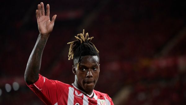 Athletic Bilbao's Spanish forward #11 Nico Williams waves during the Spanish Copa del Rey (King's Cup) final football match between Athletic Club Bilbao and RCD Mallorca at La Cartuja stadium in Seville on April 6, 2024. (Photo by CRISTINA QUICLER / AFP)