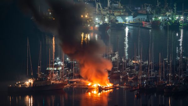 Explosion of a luxury yacht 