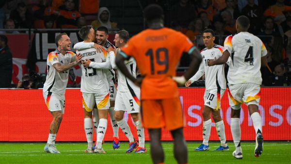 التعادل سيد الموقف بين هولندا وألمانيا (Photo by NICOLAS TUCAT / AFP)