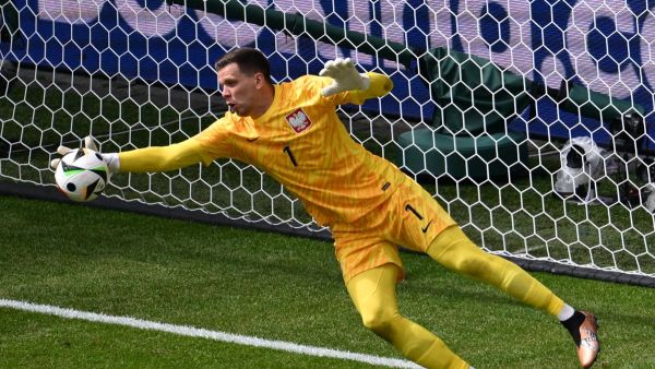 فويتشيك تشيزني (Photo by Christophe SIMON / AFP)