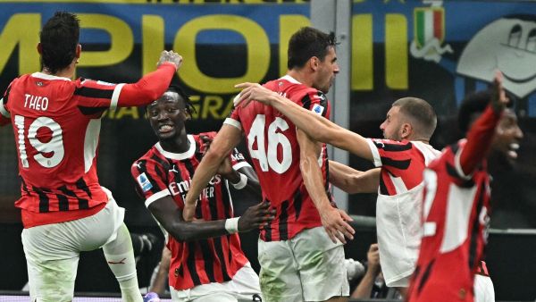 ميلان يلاقي ليتشي اليوم (Photo by Gabriel BOUYS / AFP)