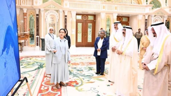 بابتسامة لطيفة: أمير الكويت يصحح نطق "صحراء الدهناء" بحفل الفضاء