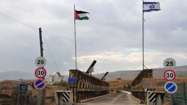 إسرائيل تحفر خندقا على حدود الأردن