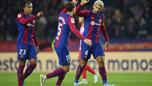 تشيلسي يضع عينه على مدافع برشلونة جول كوندي