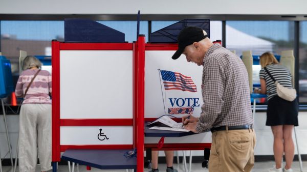 Early voting kicks off in three US states ahead of national elections