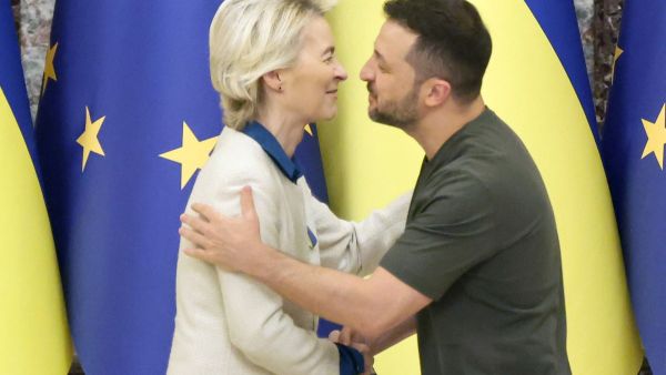  Ursula von der Leyen and Zelenskyy 