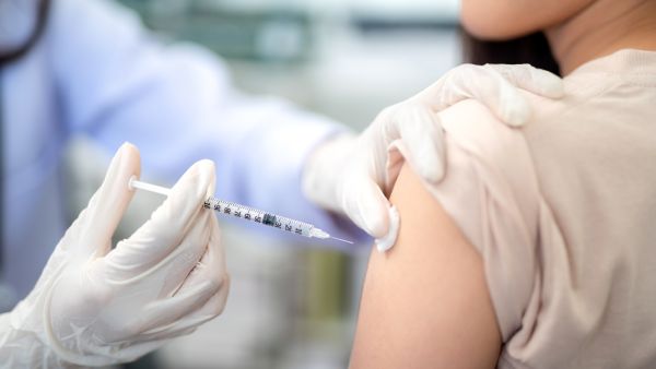 طبيب البوابة: هل يجعلك لقاح الإنفلونزا متعبًا؟