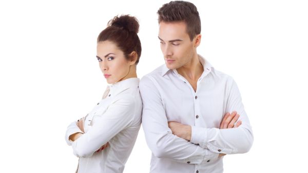 كيف تتعامل مع شريك لا يستمع؟