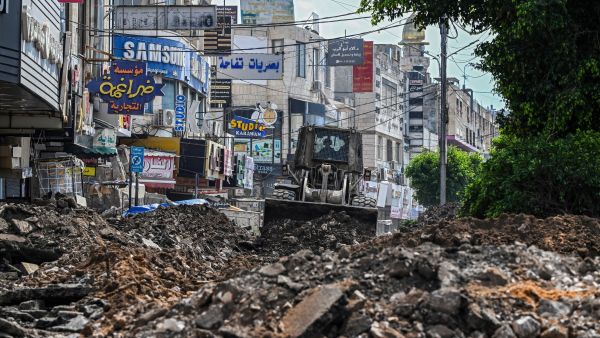 الإحتلال قام بجرف نحو 70% من شوارع جنين الإحتلال قام بجرف نحو 70% من شوارع جنين