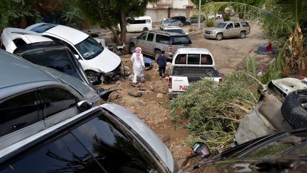 الأمطار الغزيرة أثرت على ثماني مناطق أخرى في المملكة