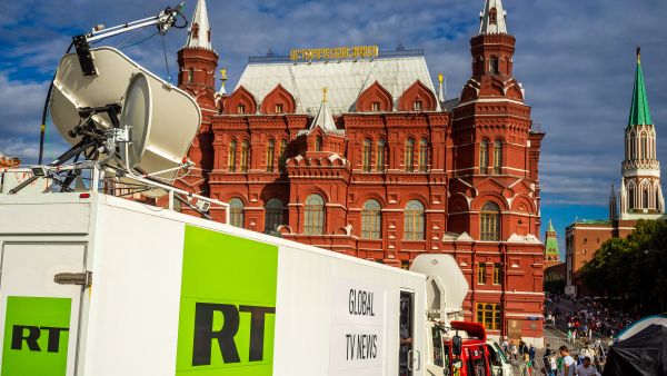 Meta bans “RT” Russian state media channels across all its apps globally