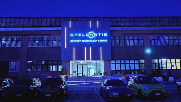 Stellantis invests $400m in EV push across 3 Michigan plants