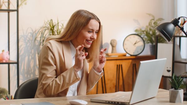 5 علامات تدل على أنك ذكي ولكنك لا تقدر نفسك