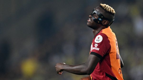 فيكتور أوسيمين (Photo by Ozan KOSE / AFP)