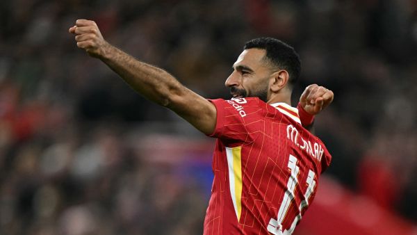 صلاح يتألق ويقود ليفربول للتغلب على تشيلسي (Photo by Paul ELLIS / AFP)