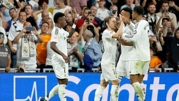 ريال مدريد يتفوق على فياريال (Photo by OSCAR DEL POZO / AFP)