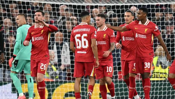 ليفربول يواجه كريستال بالاس في لندن Liverpool's Argentinian midfielder #10 Alexis Mac Allister (3R) celebrates scoring the opening goal during the UEFA Champions League league stage football match between Liverpool and Bologna at Anfield in Liverpool, north west England on October 2, 2024. (Photo by Paul ELLIS / AFP)