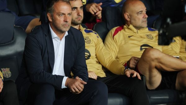فليك يعزز جهازه الفني في برشلونة بضم عنصرين جديدين