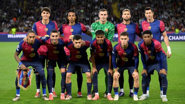 فريق برشلونة (Photo by Josep LAGO / AFP)