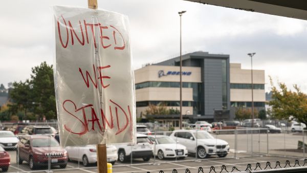 Boeing seeks $19B in stock sale to stabilize finances amid labor strike
