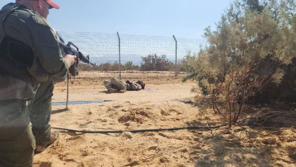 Gunmen cross from Jordan, fire on Israeli soldiers near dead sea