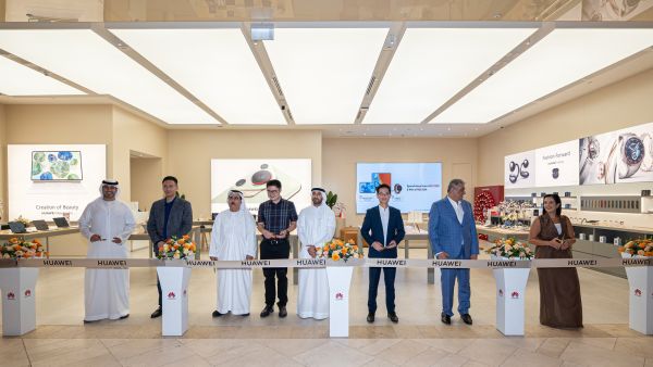 خلال الحدث "هواوي" تفتتح متجرها الجديد في ياس مول أبوظبي بالعروض الحصرية