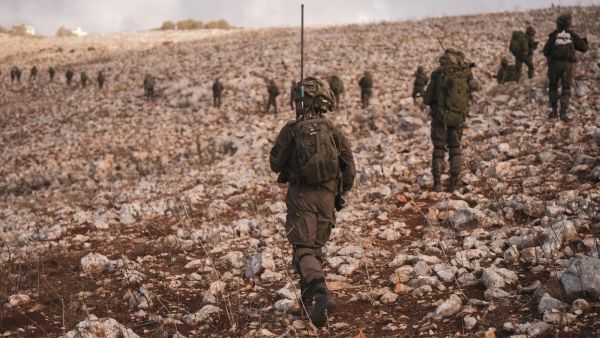 Israeli soldiers crossing the Lebanese borders.