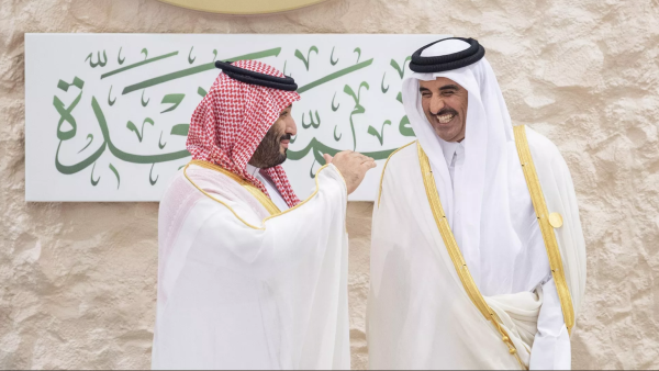 الأمير محمد بن سلمان والشيخ تميم في لقاء سابق