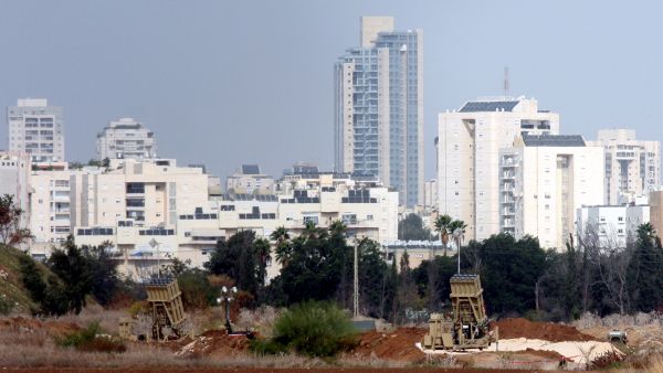 Ballistic missile strikes Tel Aviv amid escalating tensions with Hezbollah