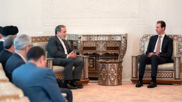 الأسد يلتقي بوزير الخارجية الإيراني عباس عراقجي في دمشق