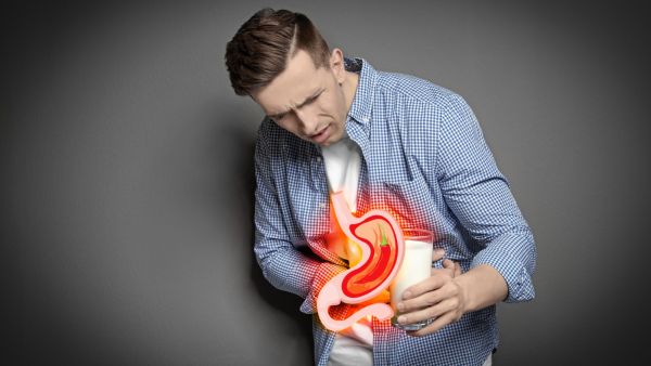 طبيب البوابة: هل تؤدي الحموضة إلى مضاعفات صحية؟