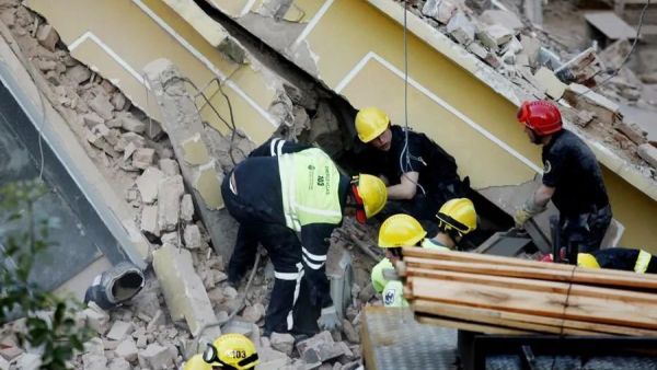 Rescue efforts underway after hotel collapse in Argentina
