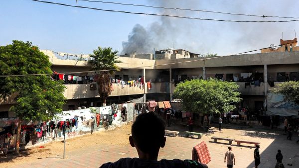 مدرسة تؤوي نازحين في مخيم جباليا شمال غزة مدرسة تؤوي نازحين في مخيم جباليا شمال غزة
