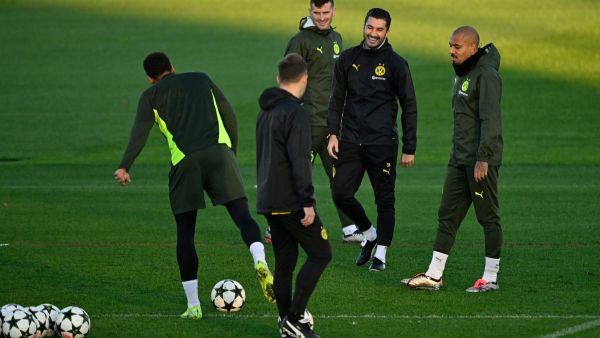 جانب من تدريبات دورتموند التحضيرية لمواجهة شتورم غراتس (Photo by Ina FASSBENDER / AFP)