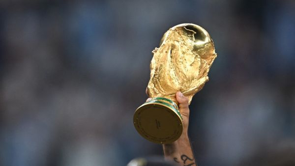 قرعة مرتقبة لتصفيات أوروبا المؤهلة لكأس العالم 2026 (Photo by Paul ELLIS / AFP)