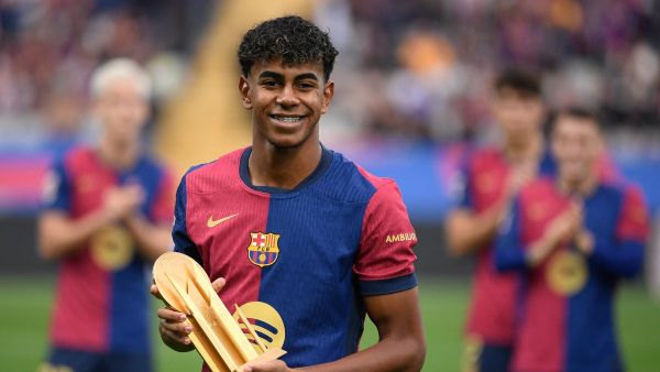 لامين يامال (Photo by Josep LAGO / AFP)