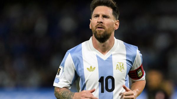 برشلونة يستعد لاستقبال ميسي في احتفالية الذكرى الـ125 التاريخية
