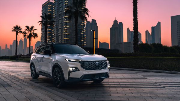 الاختبارات المكثفة التي يجريها فريق مهندسي فورد في الشرق الأوسط تضمن تقديم السيارات الأداء الأمثل والاعتمادية العالية التي تتطلبها الظروف القاسية في المنطقة مهندسو فورد يختبرون الشاحنات والطرازات الرياضية متعددة الاستخدامات بدقة لتتحدى الطقس الحارّ في دبي