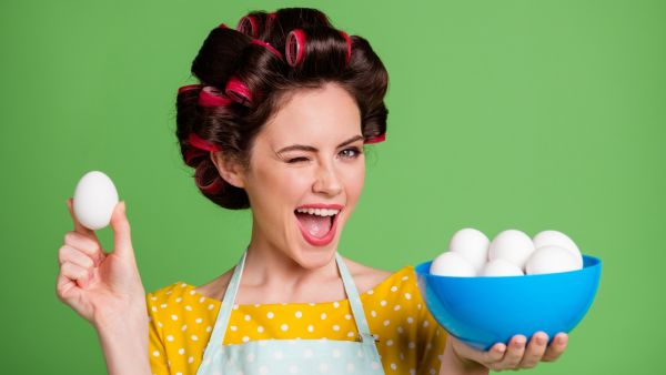 5 طرق لاستخدام البيض لنمو الشعر ومنع تساقطه