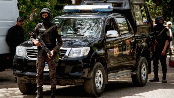 المحتال فتح شركة في منطقة القاهرة الجديدة
